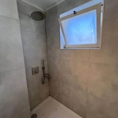 Lejlighed 101 Place Leopold 1er A A 100m De La *