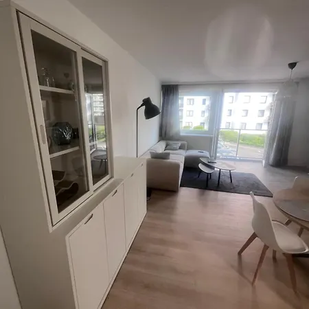 101 Place Leopold 1er A A 100m De La *